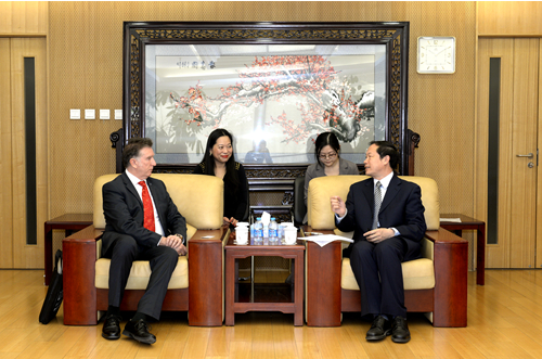 UNE副董事长访问公司.png